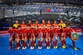 德甲半场：基尼洛斯1射1传，卡德破门，奥格斯堡2-0勒沃库森