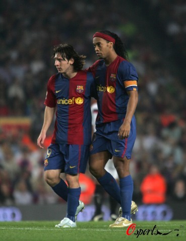 绩不佳而降 绩不佳而降